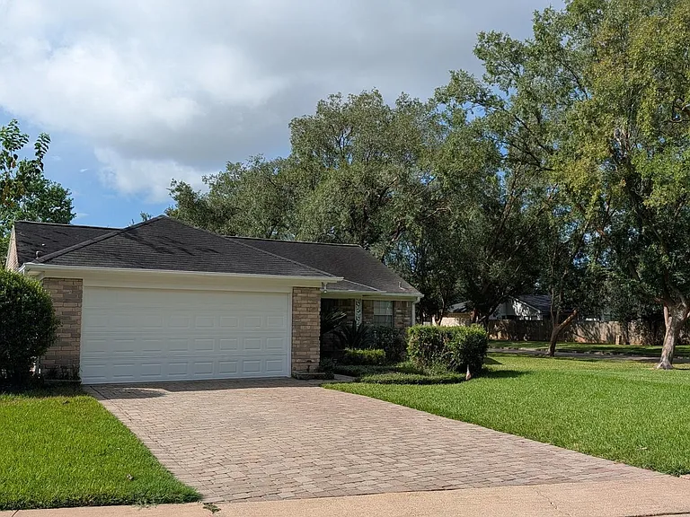 3102 E Heatherock Cir — Photo 2