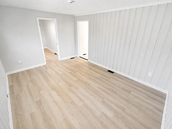 931 Crestline Dr — Photo 4