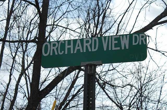 1st image of 9 Orchard View Dr