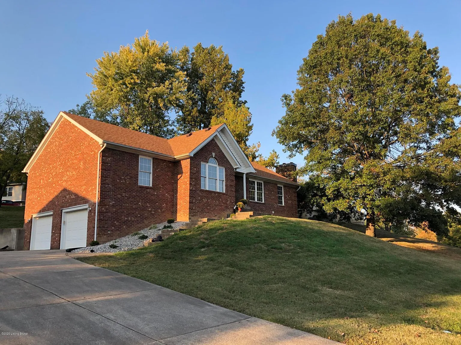 8702 Windsor View Dr photo 1