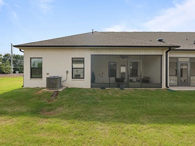 400 Tillane Park Cir SW — Photo 26