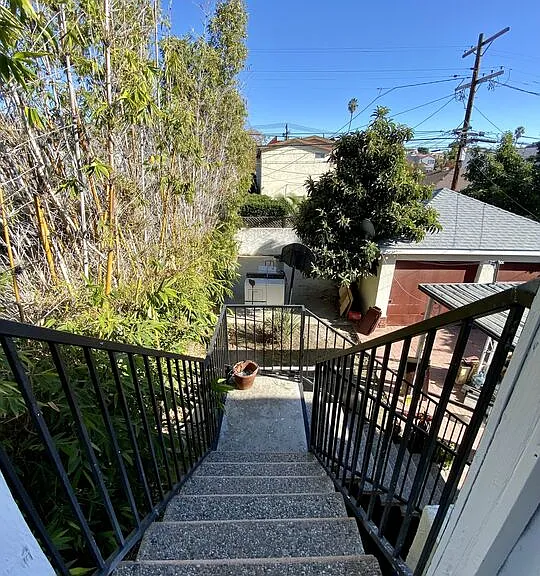 1554 S Stanley Ave — Photo 19