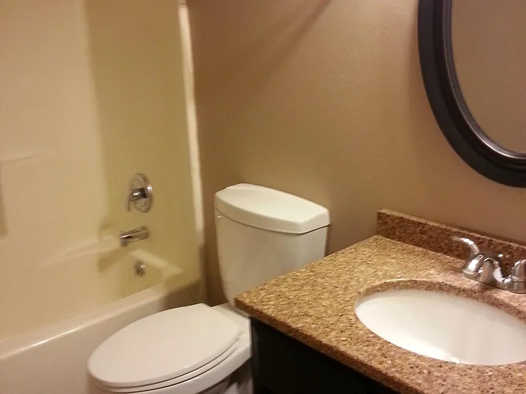 Upstairs full bathroom