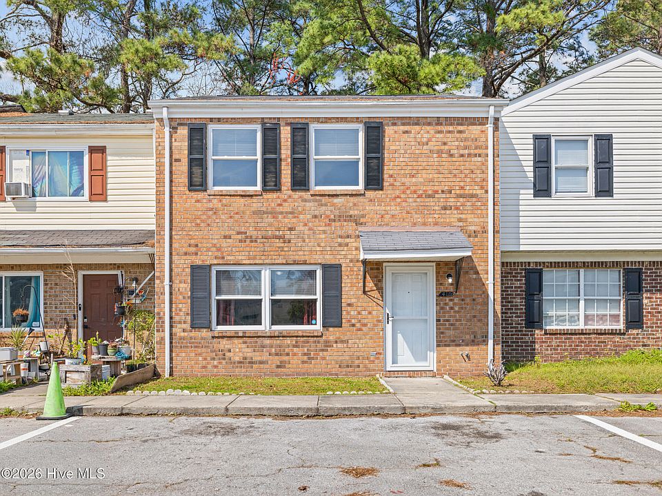 1st image of 416 Myrtlewood Circle