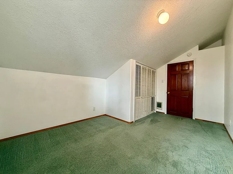275 SW 2nd St #1 — Photo 8