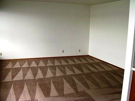 5th image of 1031 SE Maylor St APT 302