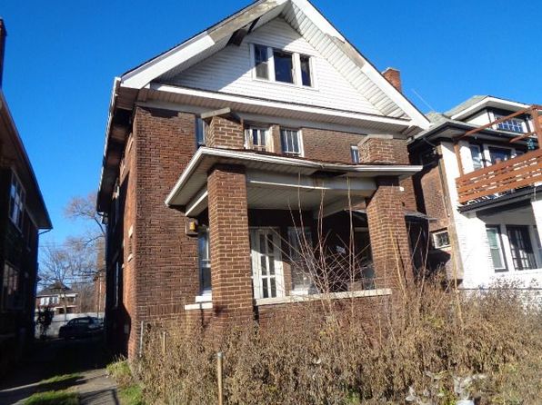 detroit-michigan-88436875 picture