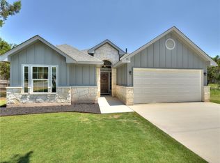 14 Honeysuckle Ln, Wimberley, TX 78676
