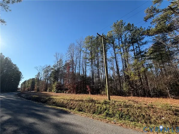Lilly Pond Rd, Center Cross, VA 22437