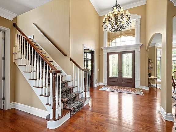 4th image of 2207 Grandeur Dr