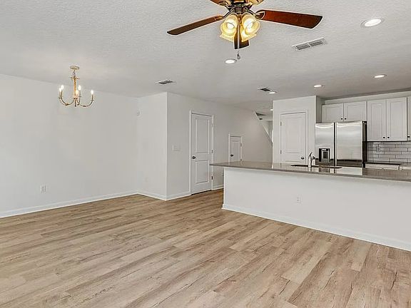 2nd image of 3593 Drexel St #1