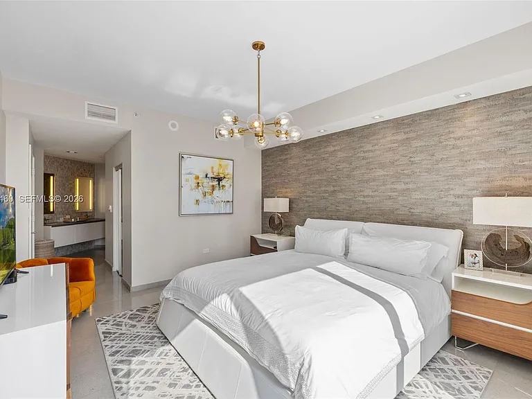 88 SW 7th St #1201 — Photo 30