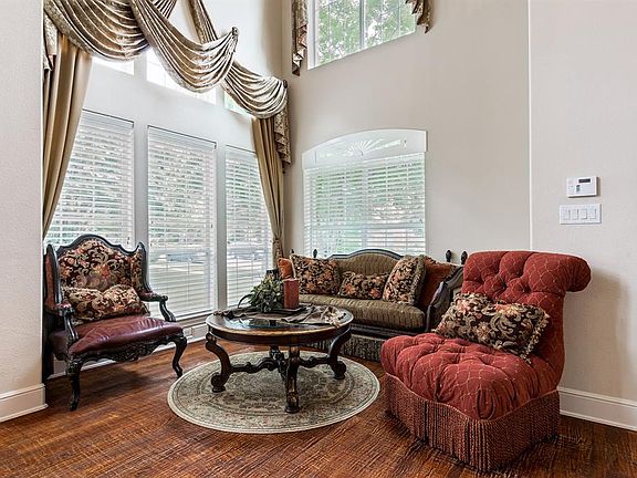 5th image of 2545 Dearborn Ln