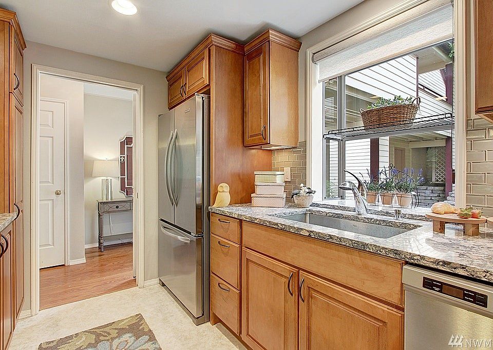 1st image of 4233 220th Pl SE #1102