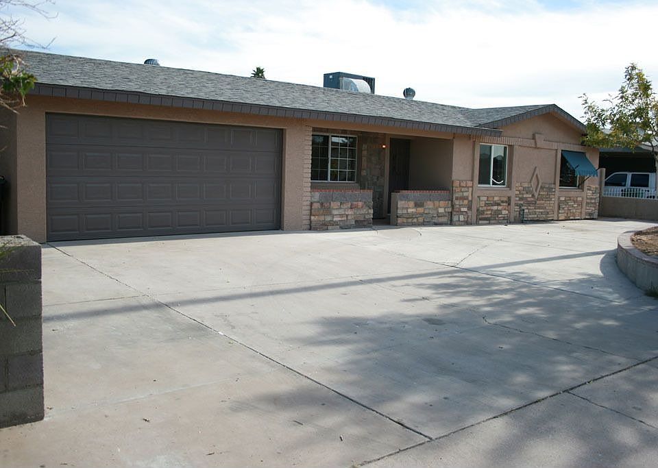 Front with Circular Driveay