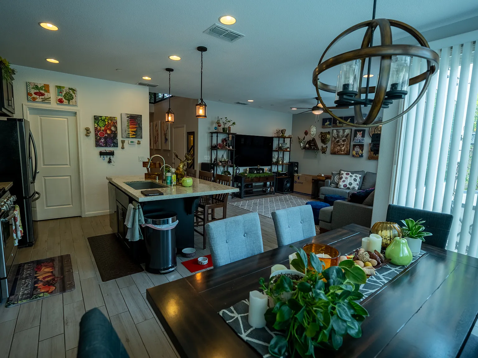 4 bed, 2111 sqft, $3,400 — Photo 3