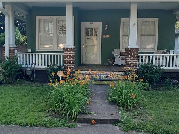 2nd image of 208 W Blake Ln