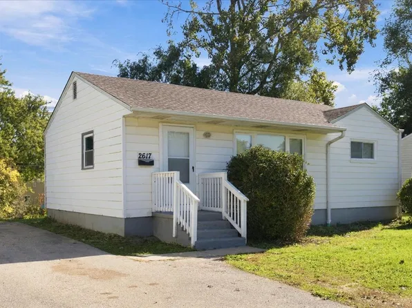 2617 N Lewis Ave, Waukegan, IL 60087