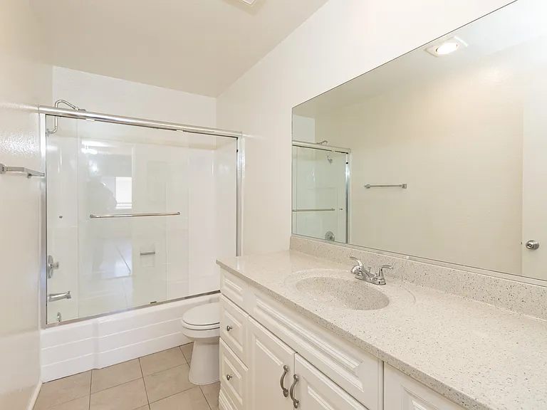 Wilshire Ardmore Regency — Photo 12