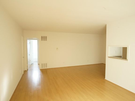 4th image of 3344 Keystone Ave #6