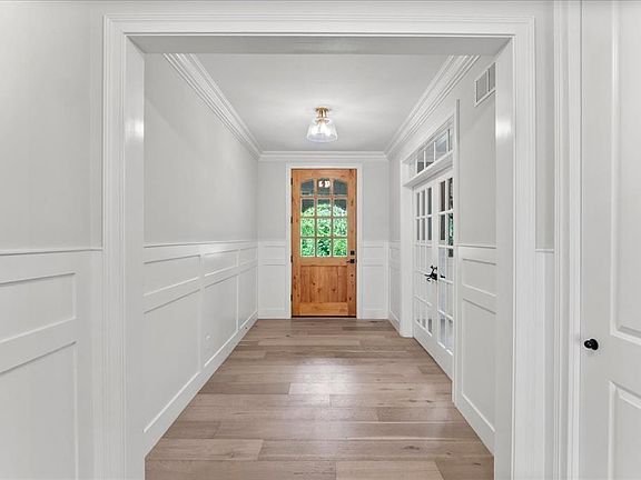 3rd image of 1606 Fawnvalley Dr