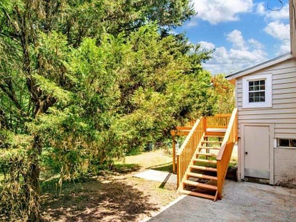 3rd image of 512 Park Rd