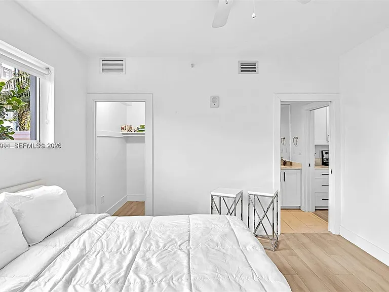 940 Michigan Ave #10 — Photo 8