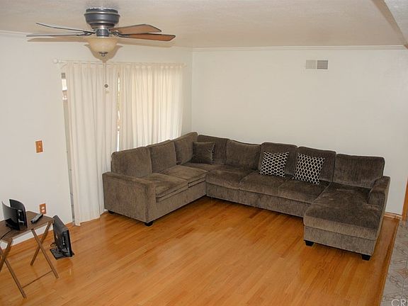 3rd image of 12629 Amboy Ave