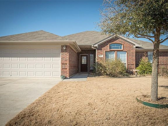 5th image of 708 Alexandria Ln