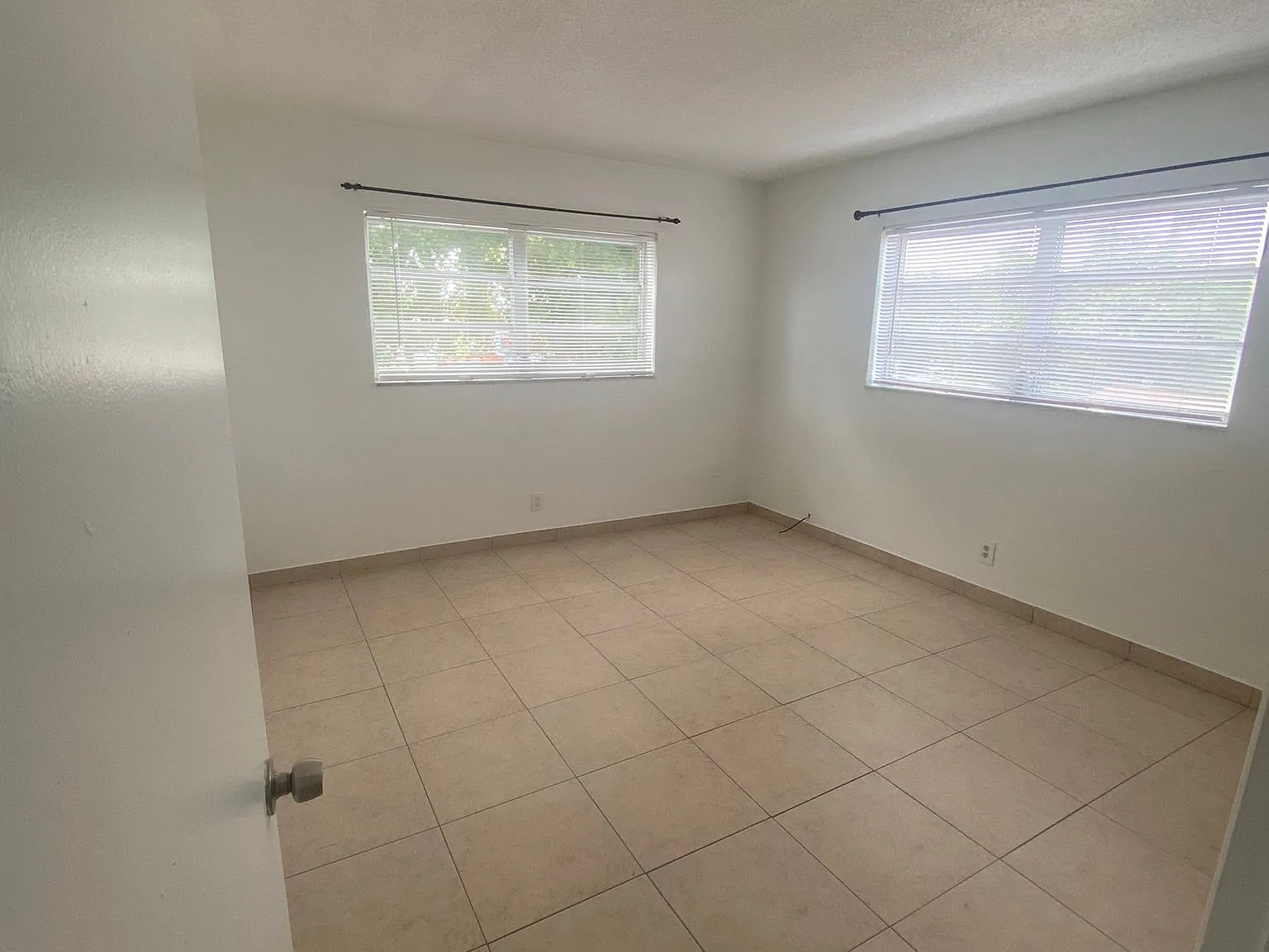 1 bed, 690 sqft, $1,600 — Photo 2