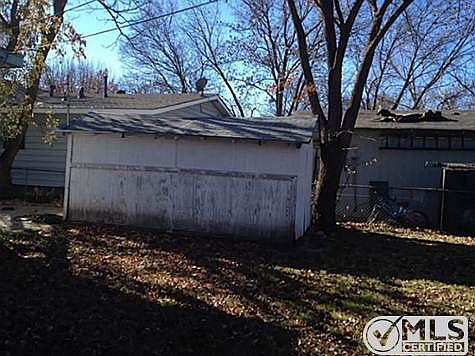 4th image of 1642 Pine St