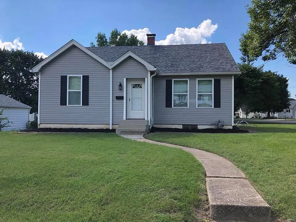 108 Henderson St photo 1