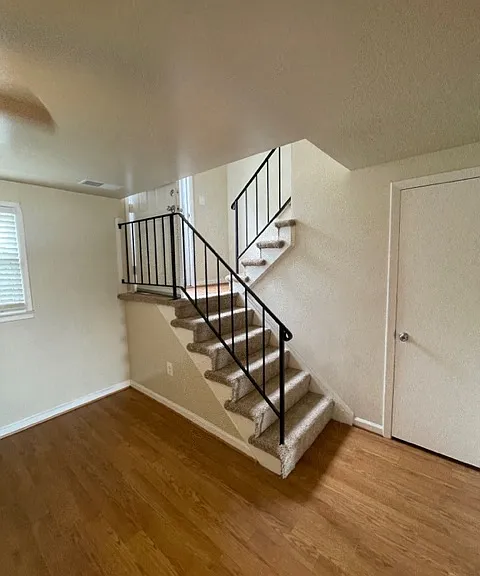 Longview — Photo 120