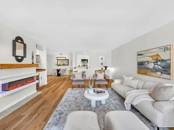 2639 Pirineos Way Unit 136, Carlsbad, CA 92009