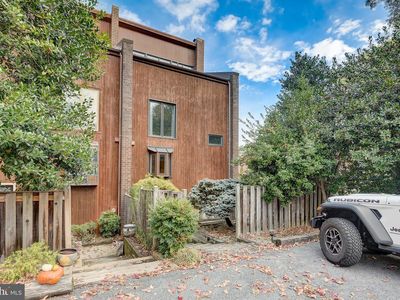 2 Klakring Ct, Annapolis, MD, 21403
