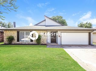 8829 Parkridge Dr, Oklahoma City, OK 73132