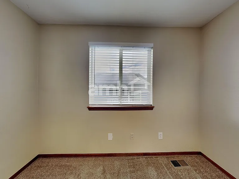 2325 Hyacinth Rd — Photo 20