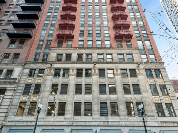 208 W Washington St APT 711, Chicago, IL 60606