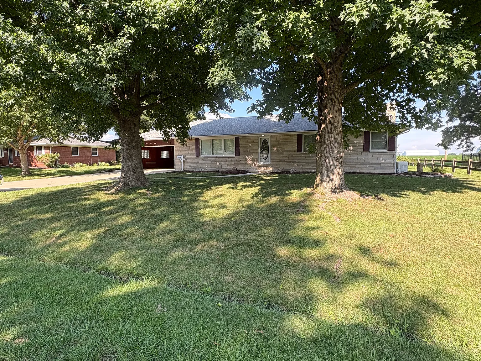 3 bed, 2.5 bath, 1632 sqft, $2,400 — Photo 1