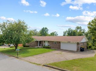 410 Natchez Trace St, Harrison, AR 72601