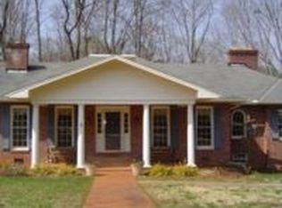 519 Robin Dr, Seneca, SC 29678