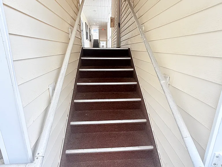 1306 River Oaks Dr #3F — Photo 11