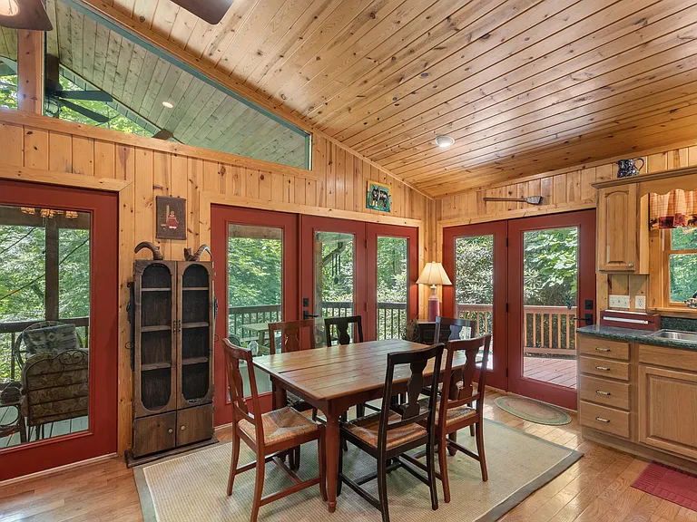 361 Wyanoak Rd — Photo 12