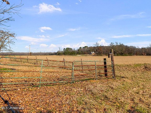3rd image of 205 Avondale Rd
