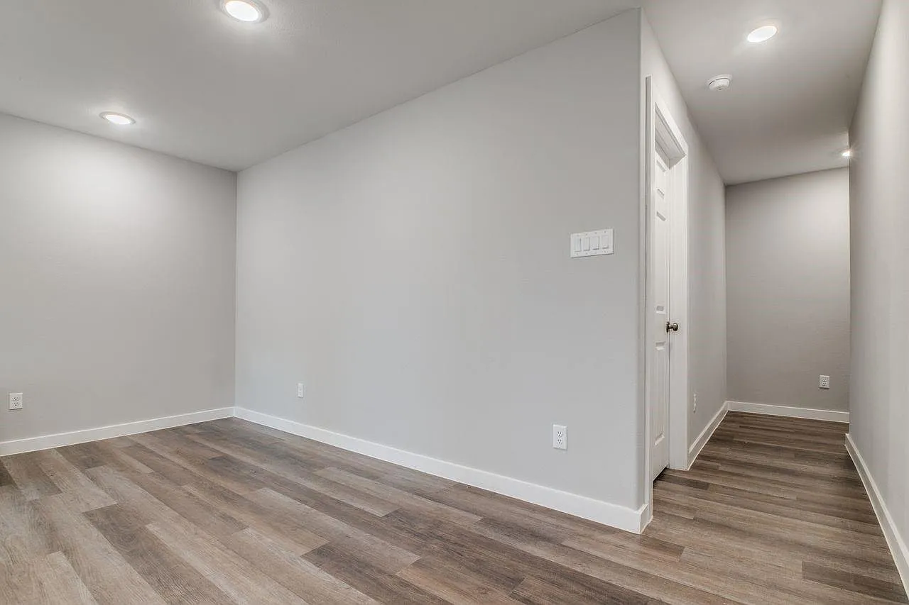 3 bed, 2.5 bath, 1200 sqft, $1,700 — Photo 4