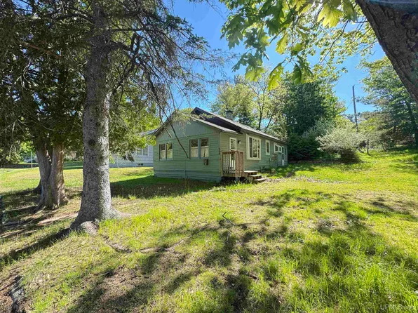 508 Oak St, Kingsford, MI 49802