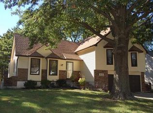 2121 E 151st Ter, Olathe, KS 66062