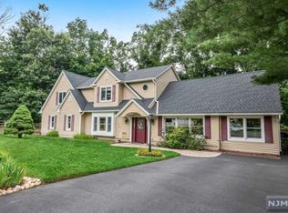 2 Mary Ct, Mahwah, NJ 07430