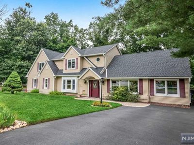 2 Mary Ct, Mahwah, NJ, 07430