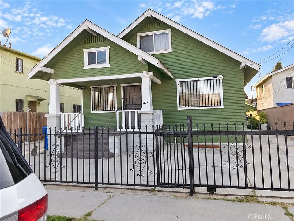 1127 Gardenia Ave
